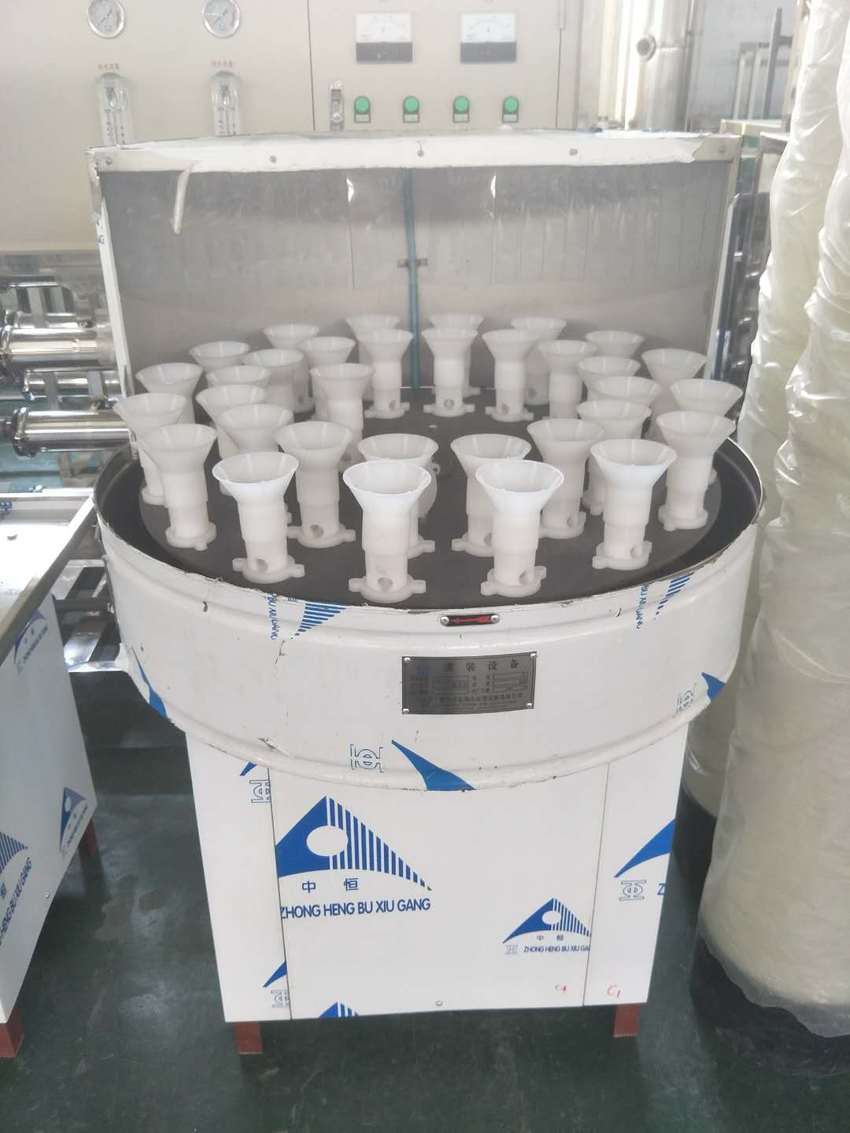 半自動小瓶罐裝機.jpg 半自動小瓶罐裝機.jpg